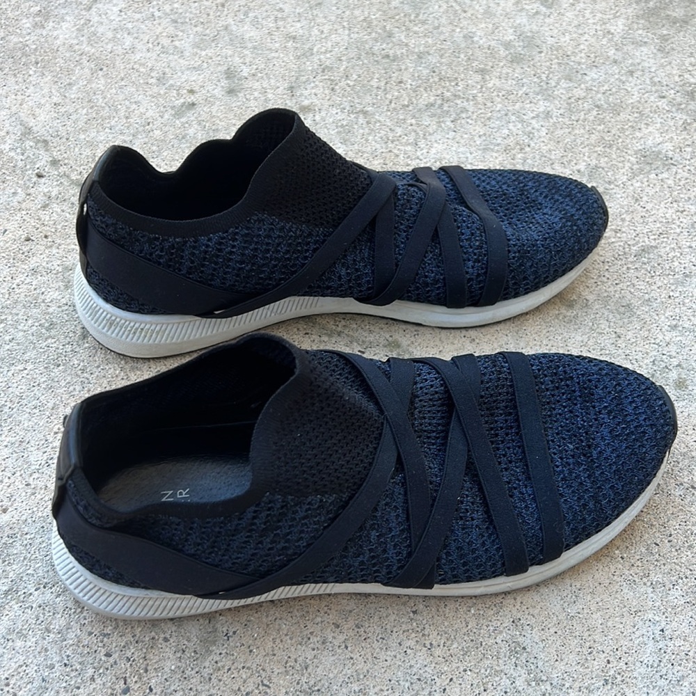 Eileen Fisher Women's Black Criss Cross Strap Slip on Casual Sneakers Size 9 - Picture 2 of 9